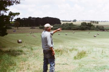 farmer looking for workers wikifarm